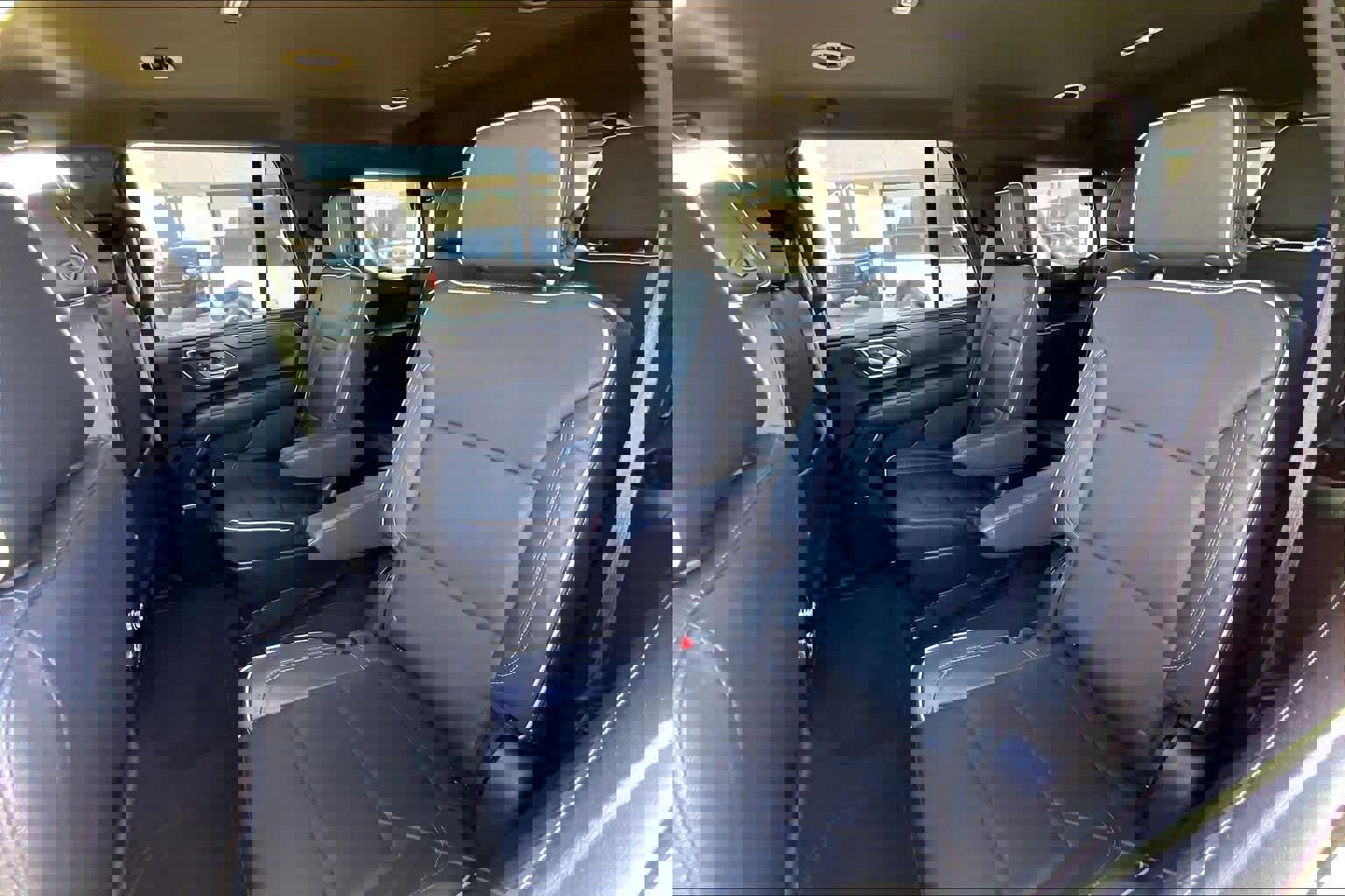 Used 2023 GMC Yukon SLT image 21