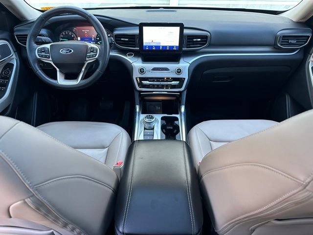 Certified 2022 Ford Explorer XLT w/ Equipment Group 202A image 11