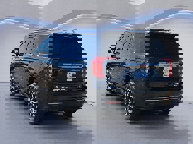 Used 2023 GMC Yukon AT4 w/ AT4 Premium Package image 3