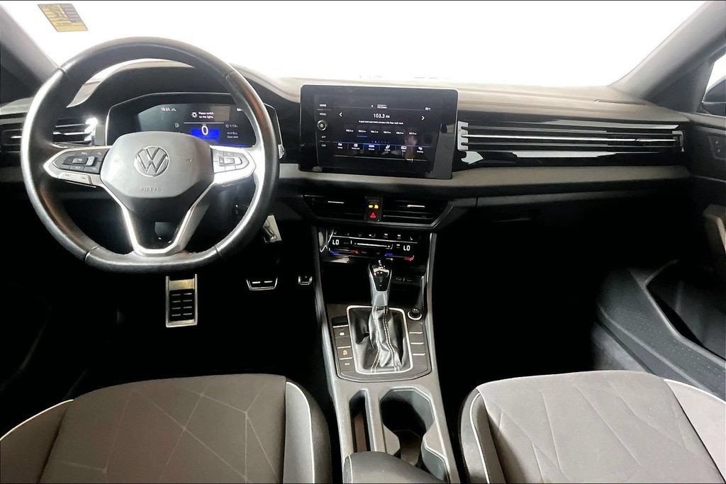 Used 2025 Volkswagen Jetta Sport FWD image 11