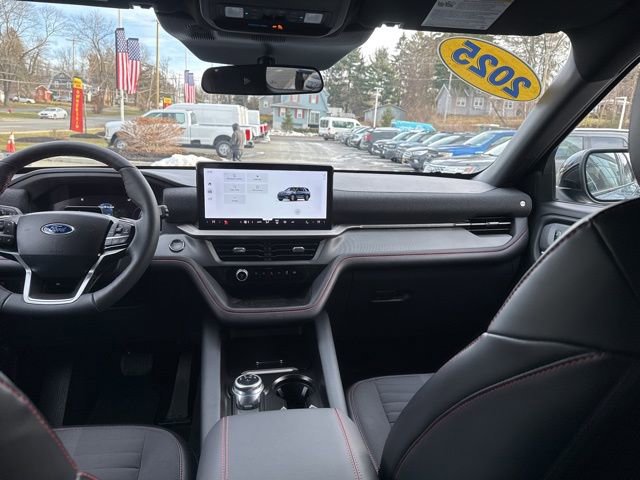 Certified 2025 Ford Explorer ST-Line AWD/4WD image 22