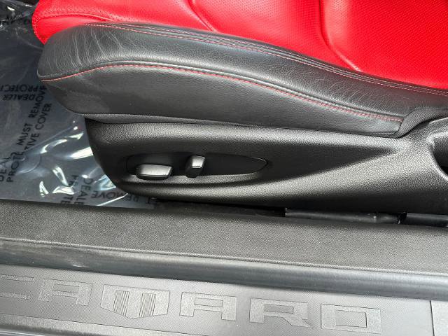 Used 2022 Chevrolet Camaro LT RWD image 25