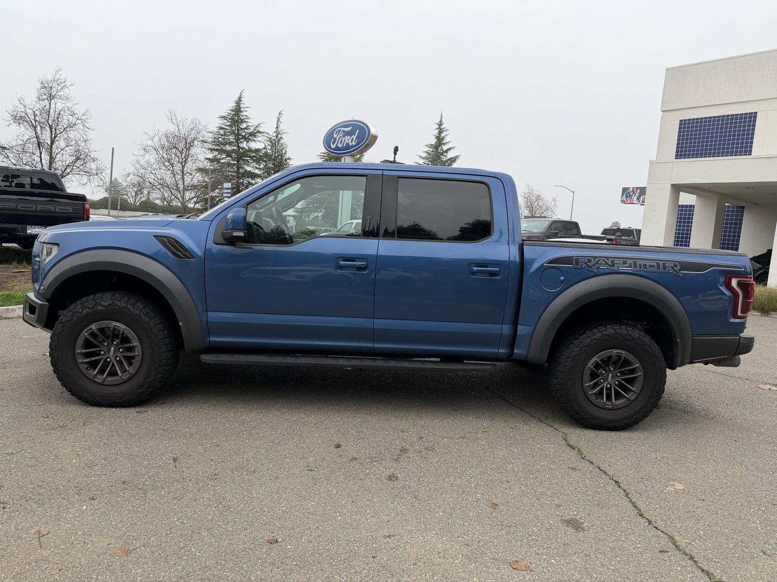 Certified 2020 Ford F150 Raptor w/ Equipment Group 802A Luxury image 2