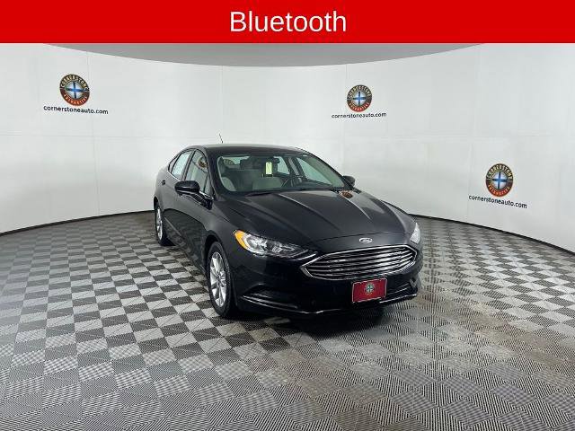 Certified 2017 Ford Fusion SE image 4