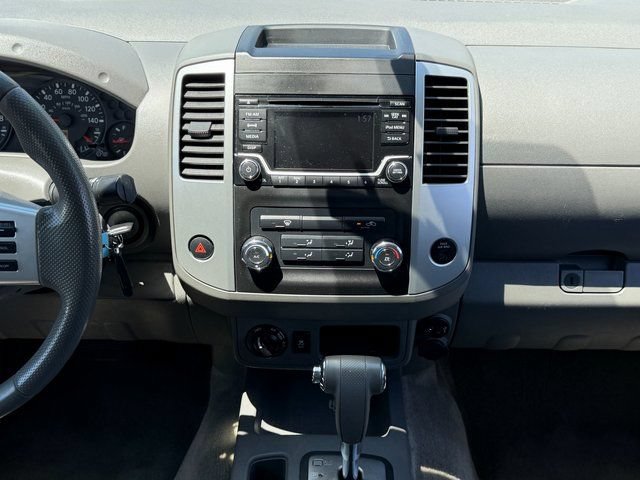 Used 2018 Nissan Frontier SV AWD/4WD image 13