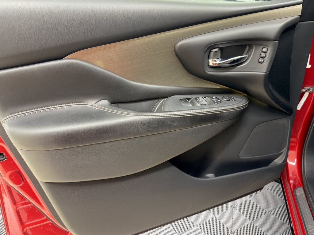 Used 2018 Nissan Murano SL w/ Moonroof Package FWD image 14