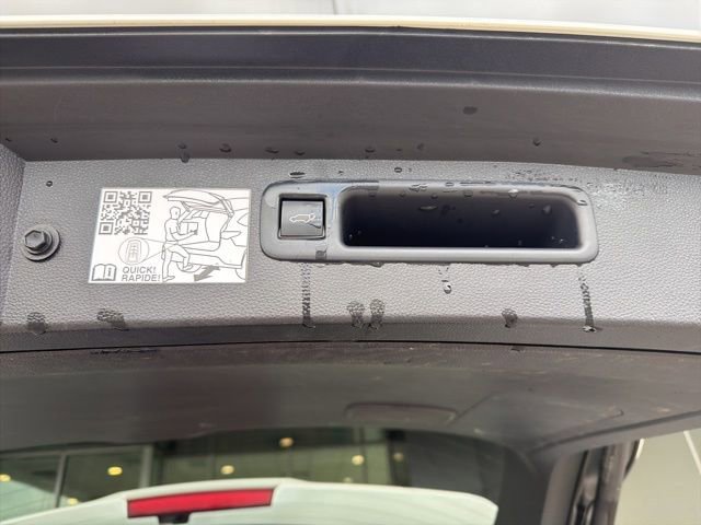 Used 2021 Toyota Highlander Limited FWD image 18