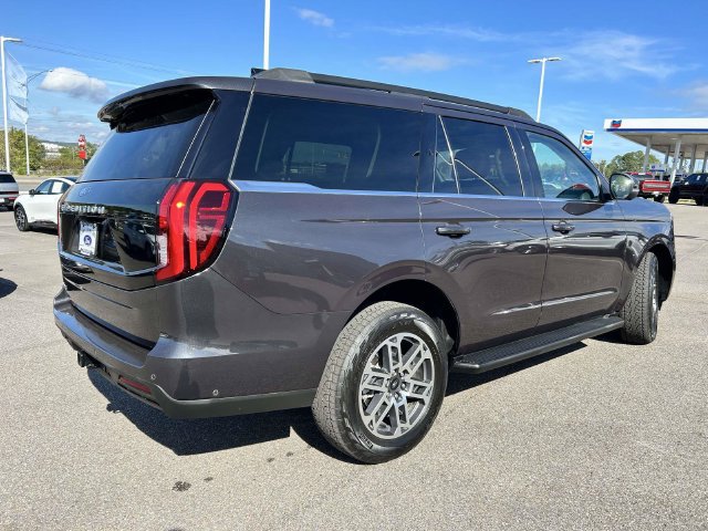 Certified 2025 Ford Expedition Active AWD/4WD image 6