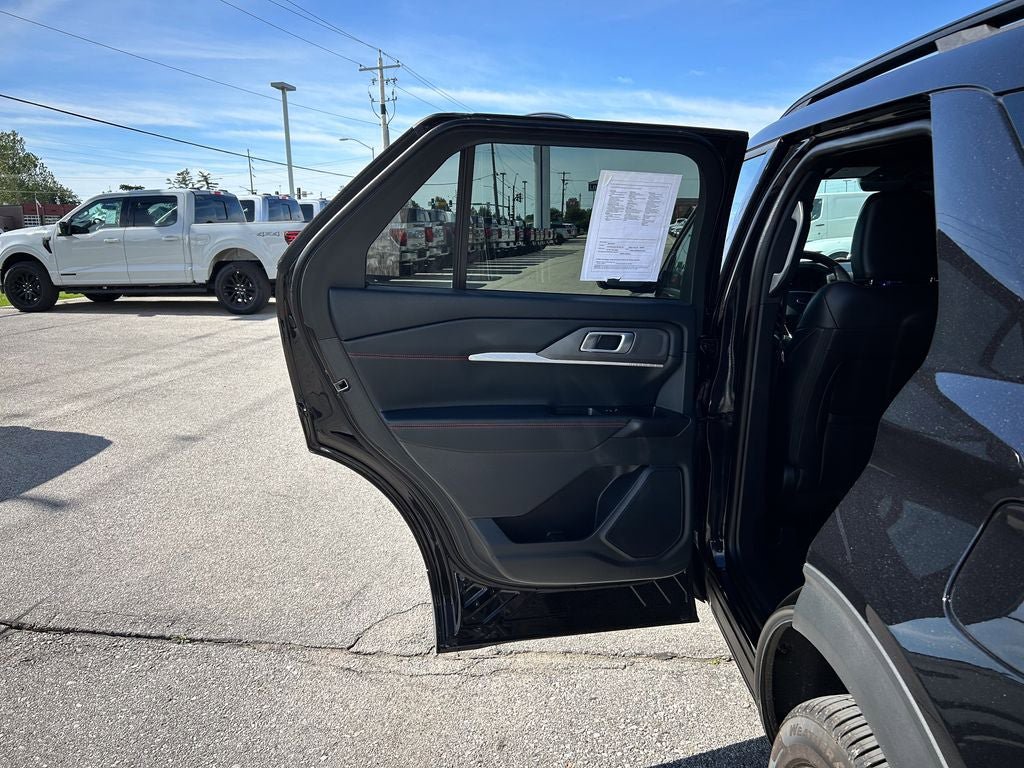 Certified 2025 Ford Explorer ST-Line w/ ST-Line Street Pack AWD/4WD image 16