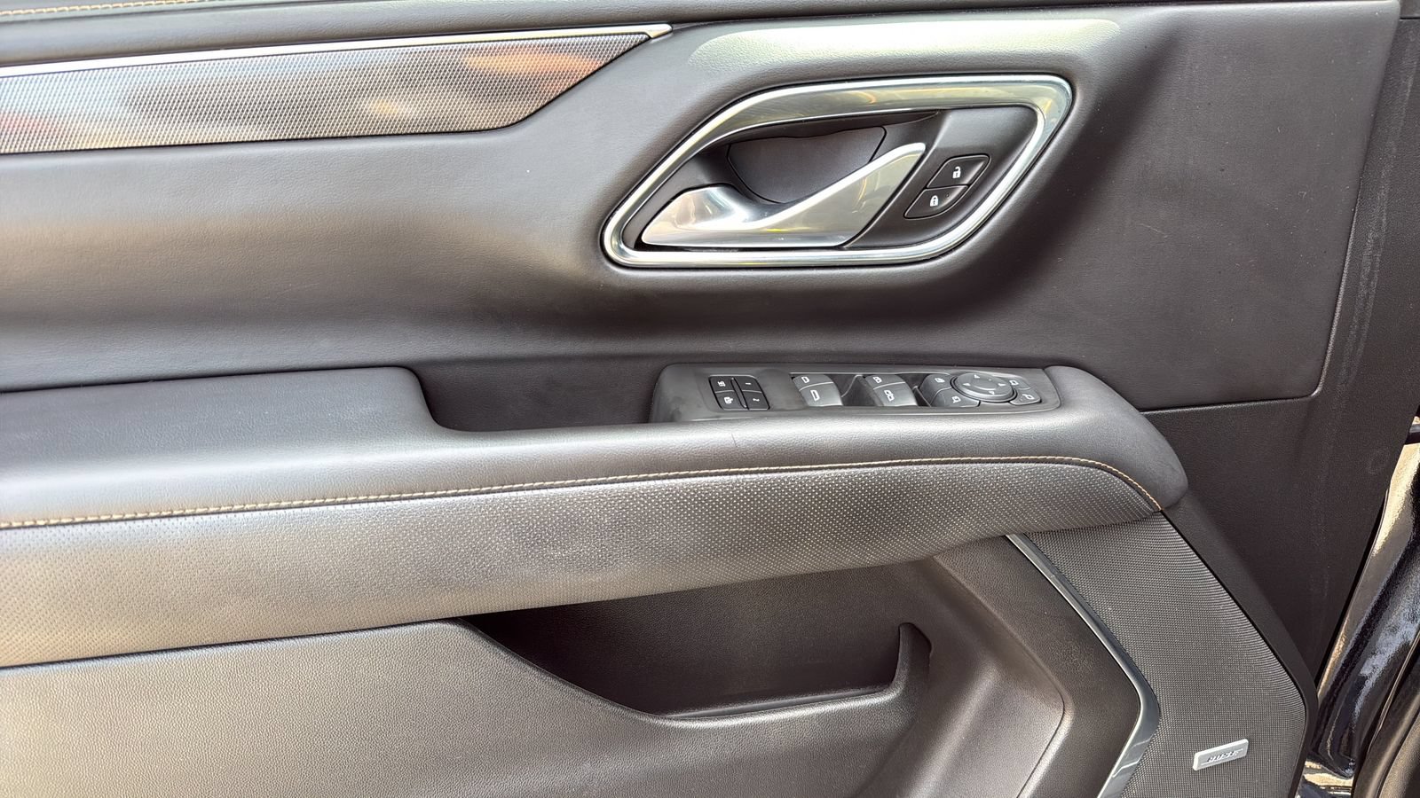 Used 2022 GMC Yukon AT4 AWD/4WD image 9