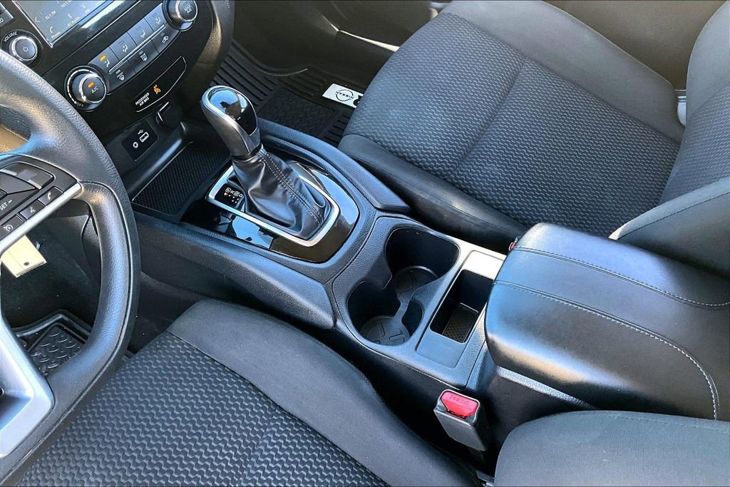 Used 2022 Nissan Rogue Sport S FWD image 14