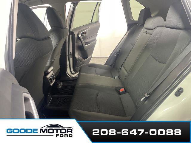 Used 2022 Toyota RAV4 LE image 19