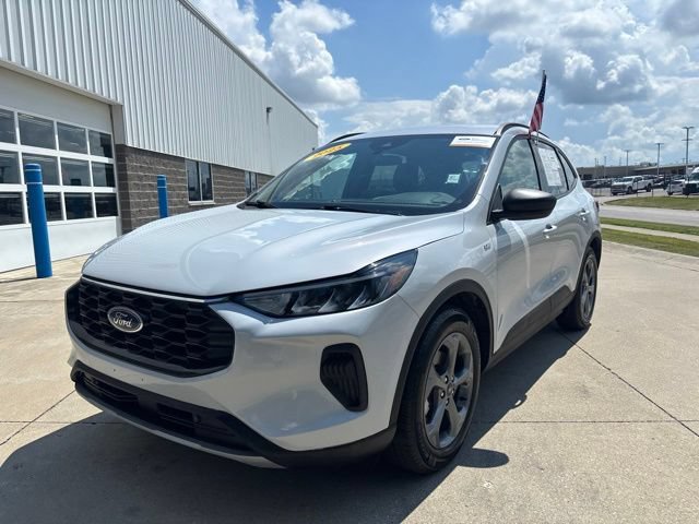 Certified 2025 Ford Escape ST-Line FWD image 4