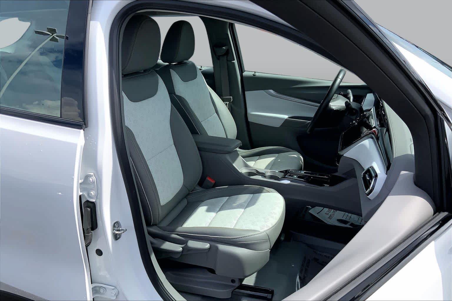 Used 2023 Chevrolet Bolt EUV Premier FWD image 8