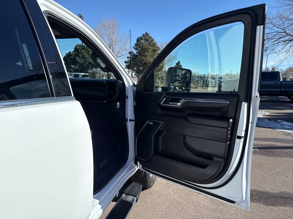 Used 2024 Chevrolet Silverado 3500 LTZ w/ LTZ Convenience Package image 27