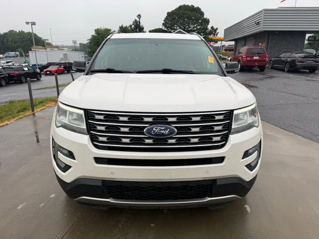 Certified 2017 Ford Explorer XLT w/ Equipment Group 202A FWD image 3