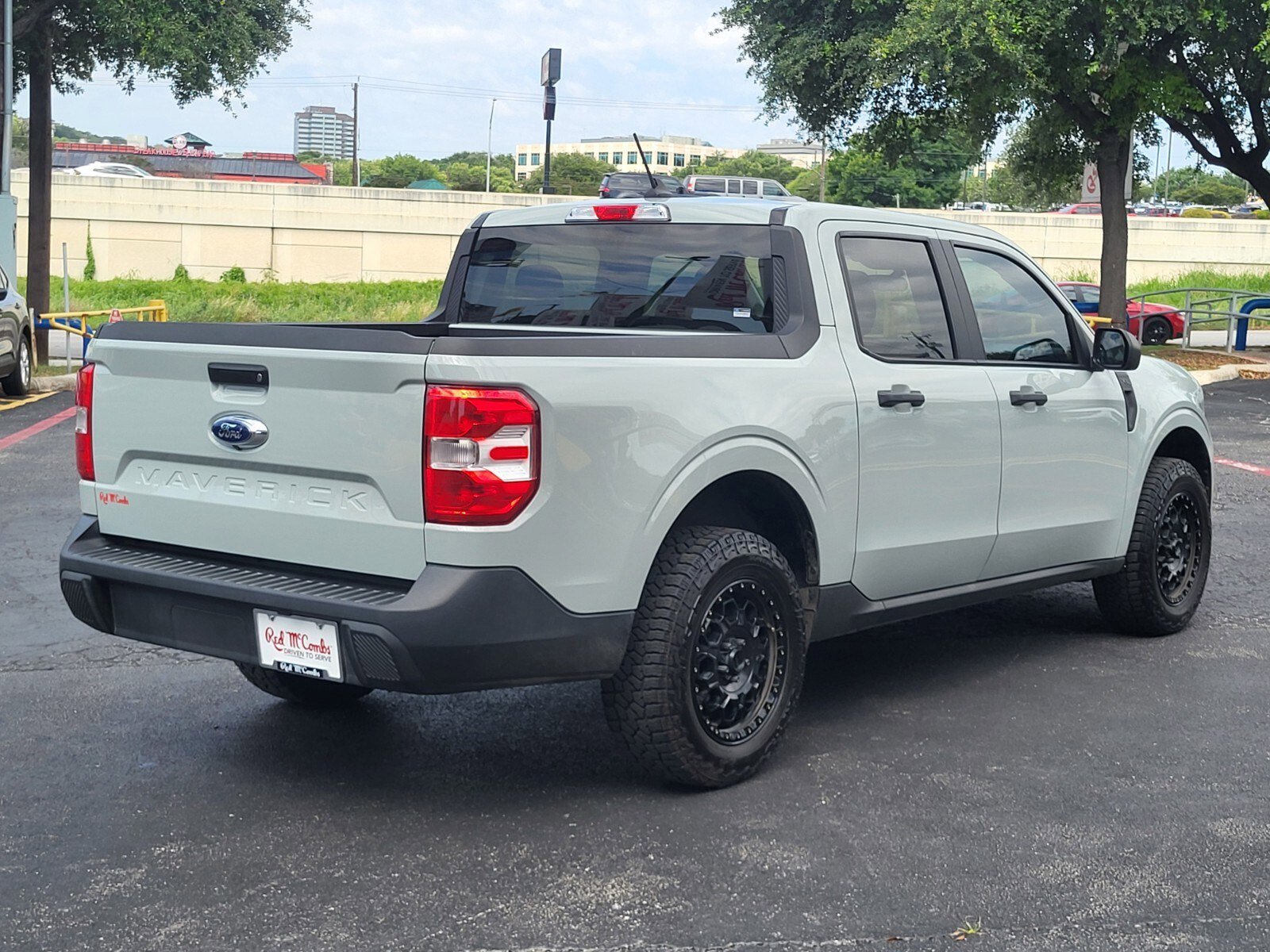 Certified 2022 Ford Maverick XL FWD image 4