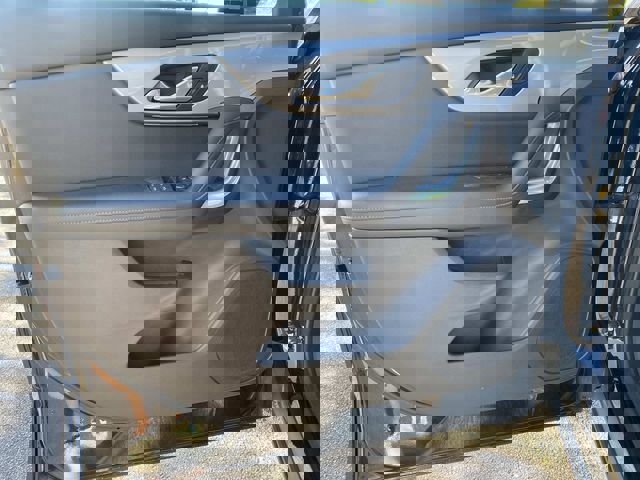 Used 2020 Chevrolet Blazer LT image 15