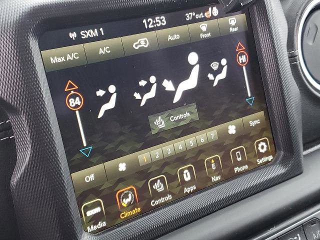 Used 2018 Jeep Wrangler Unlimited Sahara AWD/4WD image 15