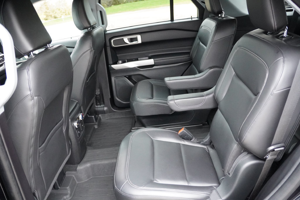 Certified 2022 Ford Explorer XLT w/ Equipment Group 202A AWD/4WD image 18