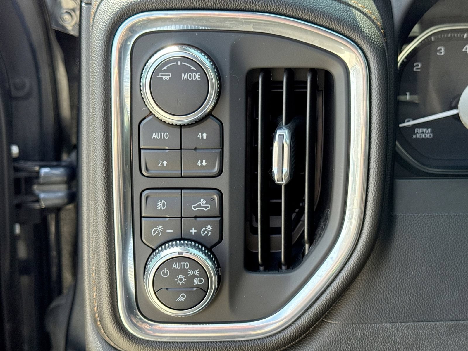 Used 2022 GMC Sierra 1500 AT4 w/ AT4 Preferred Package AWD/4WD image 34