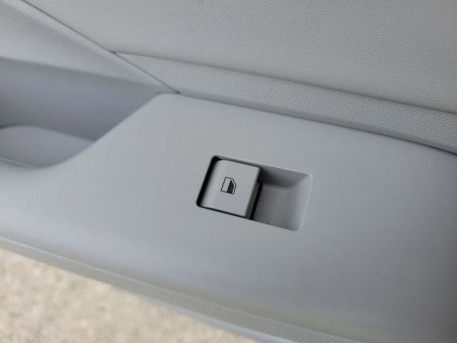 Used 2024 Hyundai Kona Limited image 14