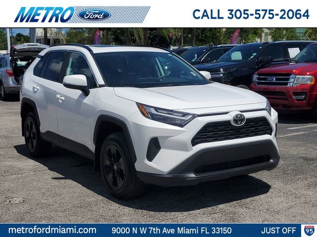Used 2025 Toyota RAV4 XLE w/ Convenience Package FWD image 1