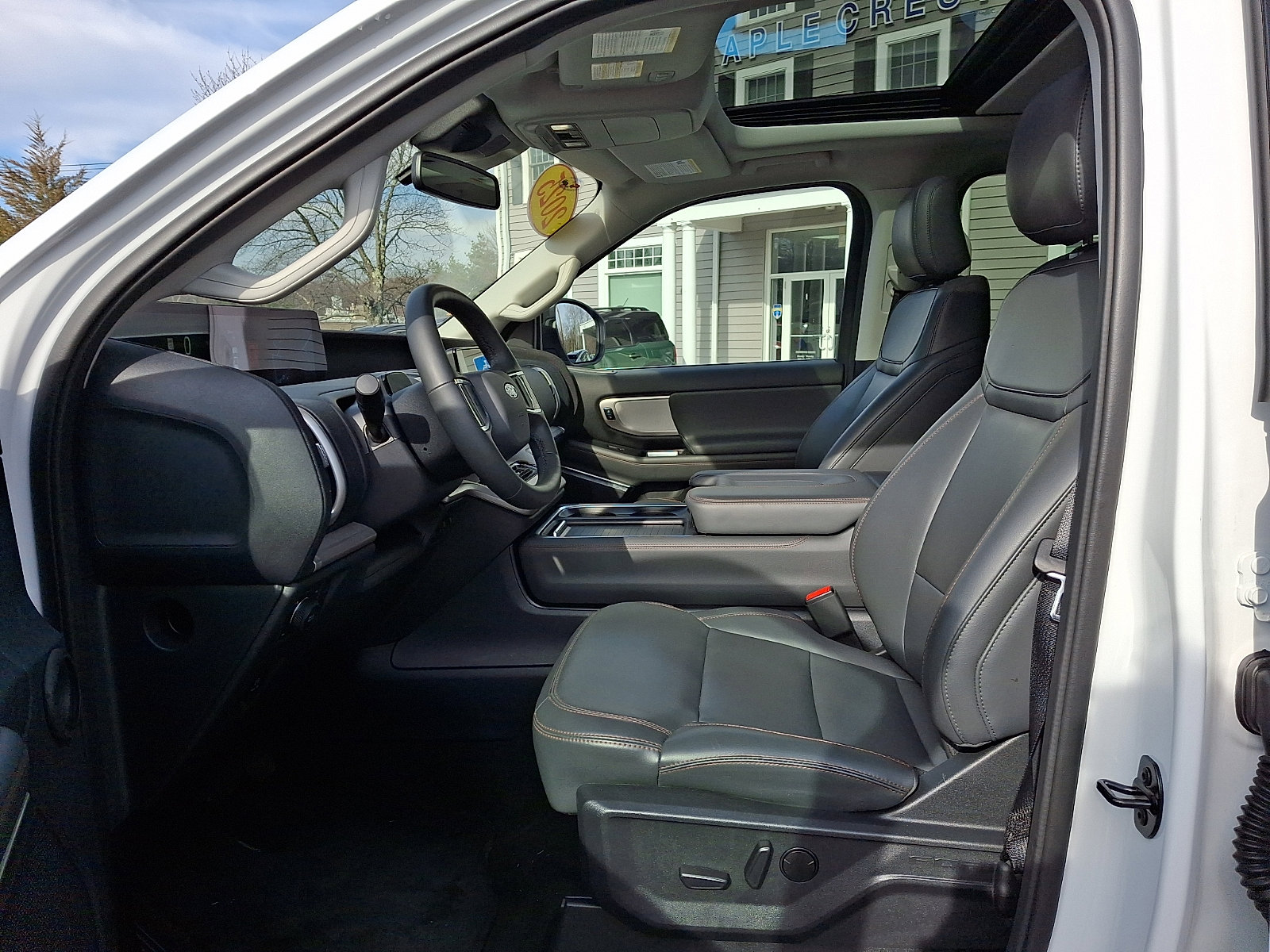Certified 2025 Ford Expedition Active AWD/4WD image 15