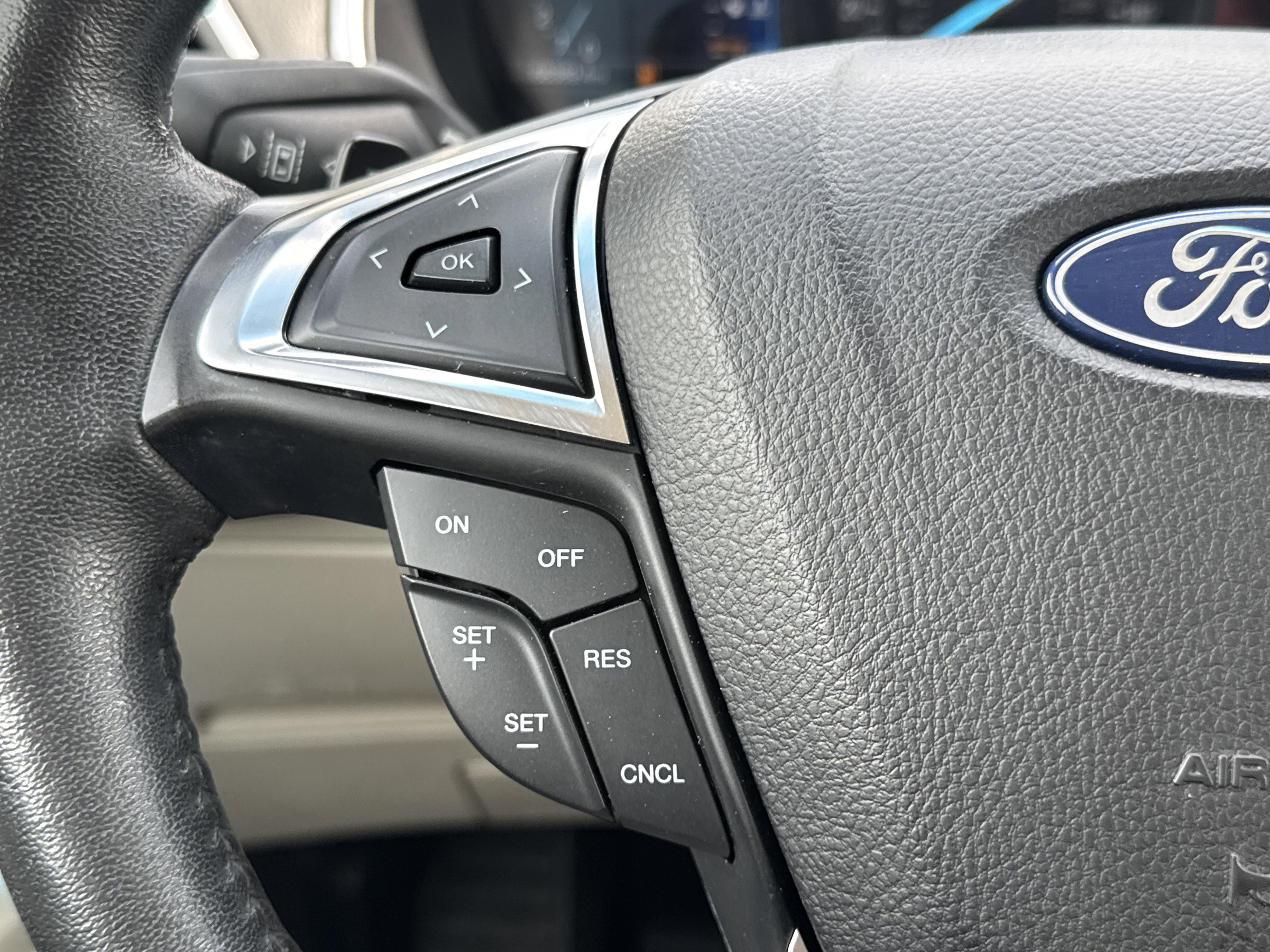 Certified 2020 Ford Edge Titanium w/ Cold Weather Package AWD/4WD image 17