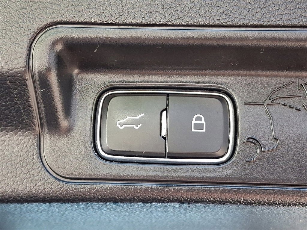 Certified 2022 Ford Explorer XLT w/ Equipment Group 202A image 30