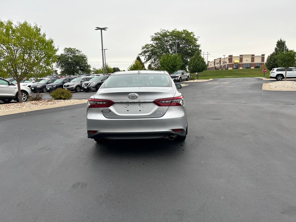 Used 2021 Toyota Camry XLE w/ Navigation Package FWD image 8