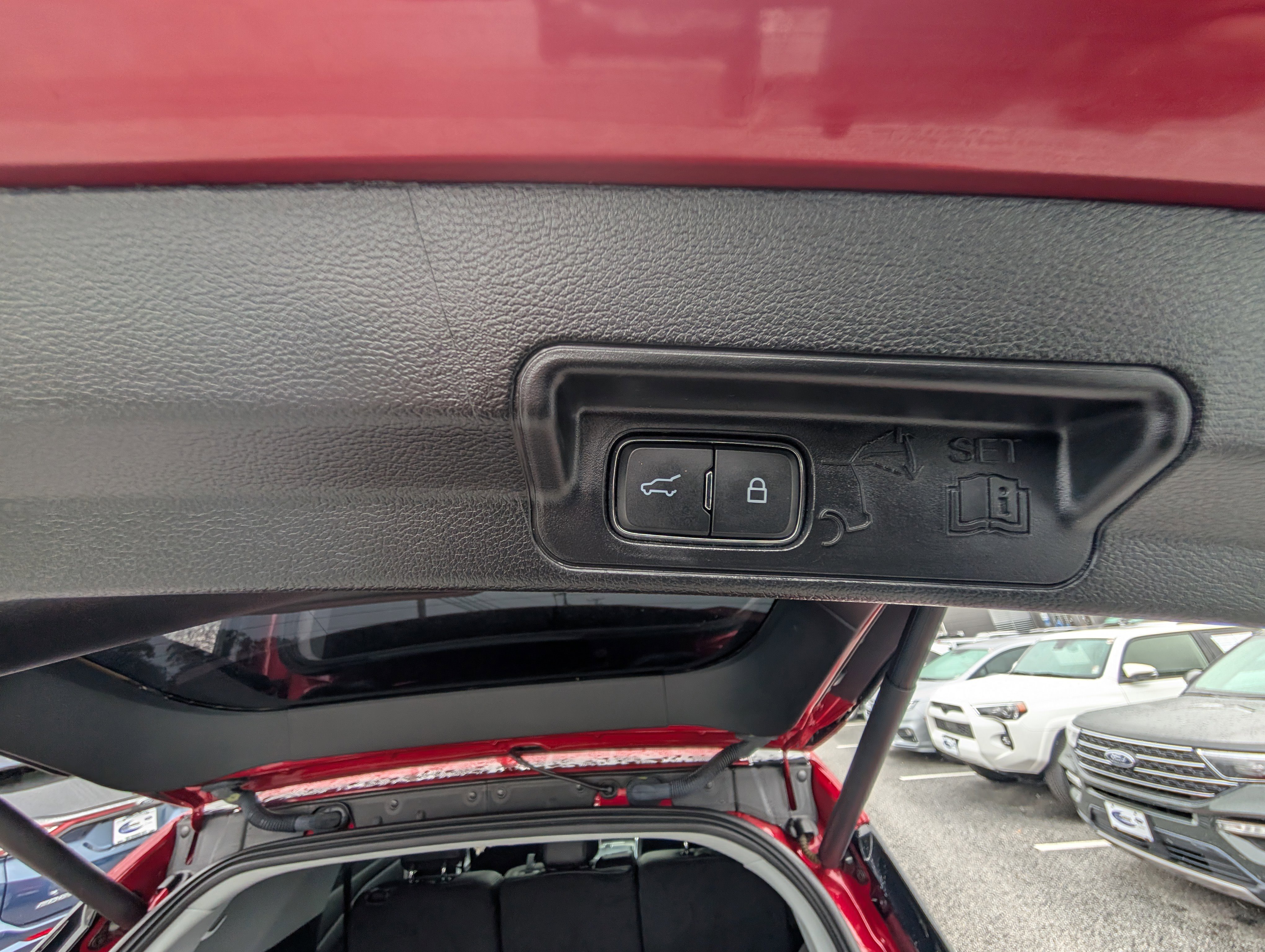 Certified 2022 Ford Explorer XLT w/ Equipment Group 202A image 16