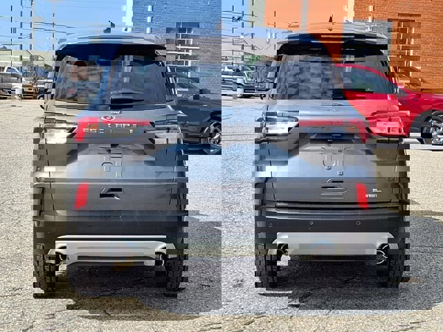 Certified 2022 Ford Escape SEL w/ Technology Package image 2