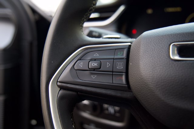 Used 2024 Jeep Grand Cherokee L Laredo RWD image 21