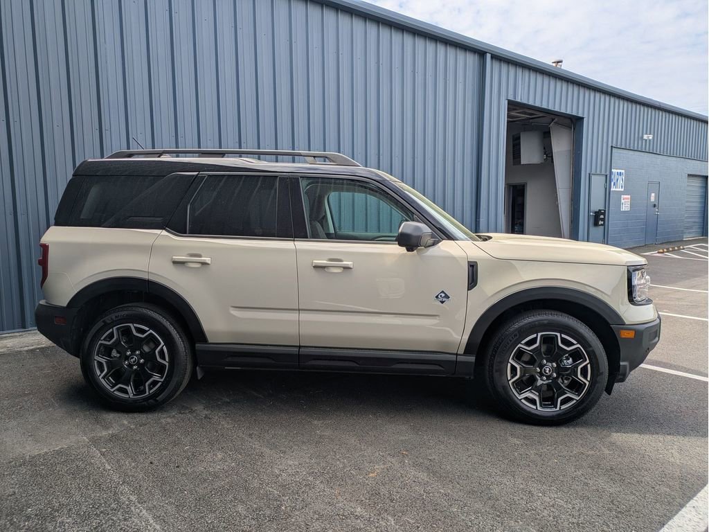 Certified 2025 Ford Bronco Sport Outer Banks w/ Outer Banks Tech Package+ AWD/4WD image 5