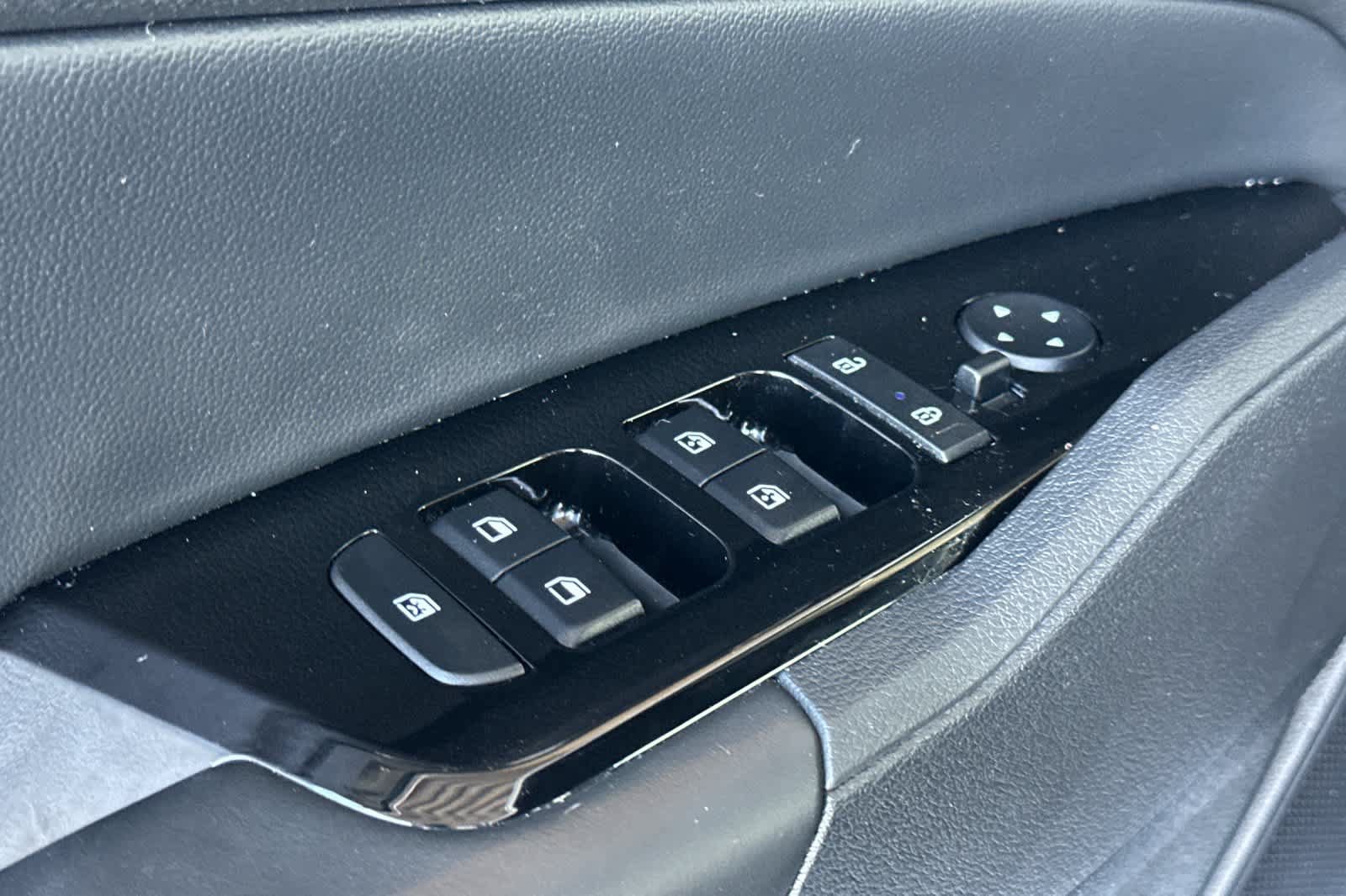 Used 2025 Kia Sportage X-Line AWD/4WD image 13