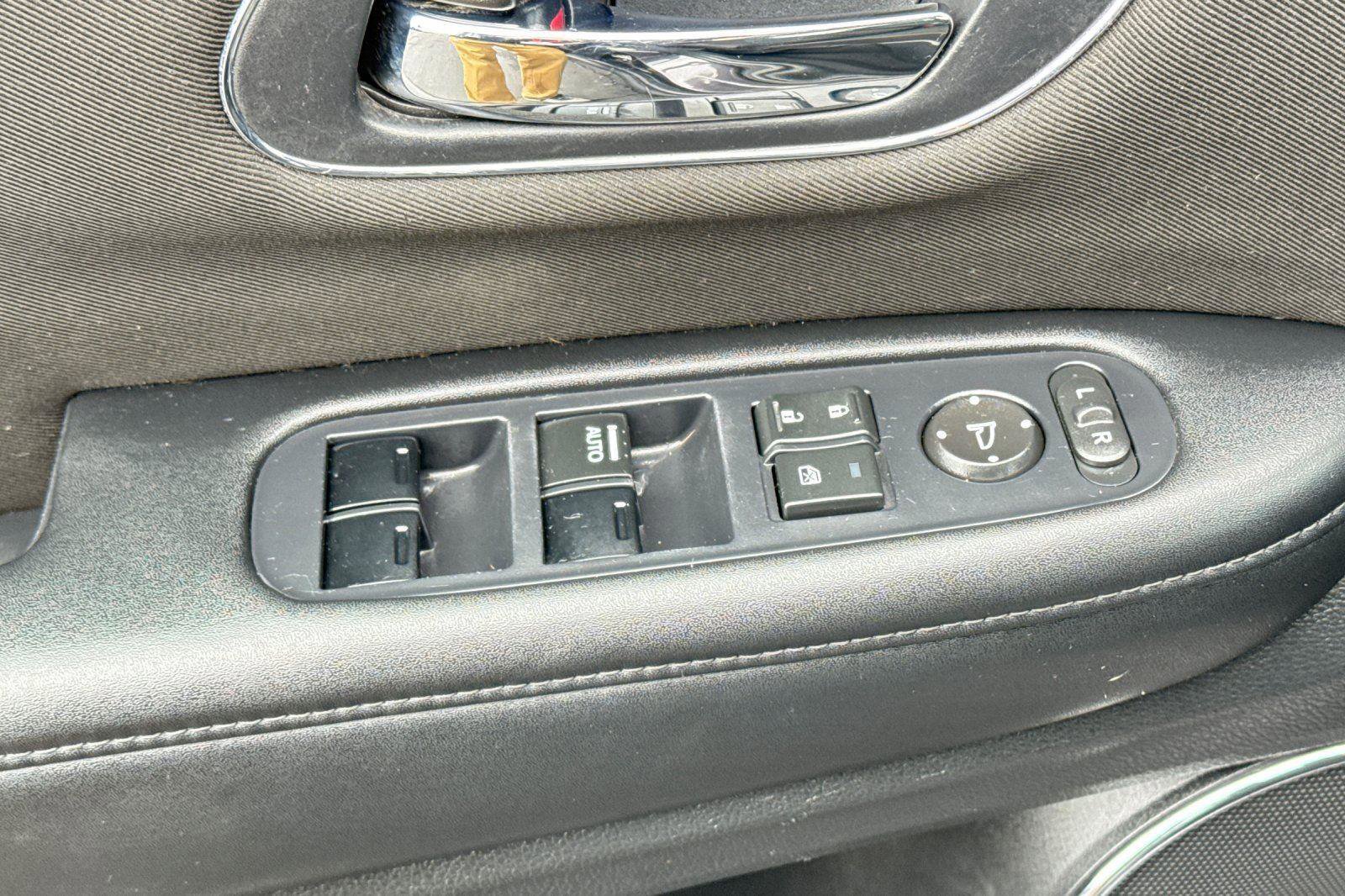 Used 2018 Honda HR-V EX image 17