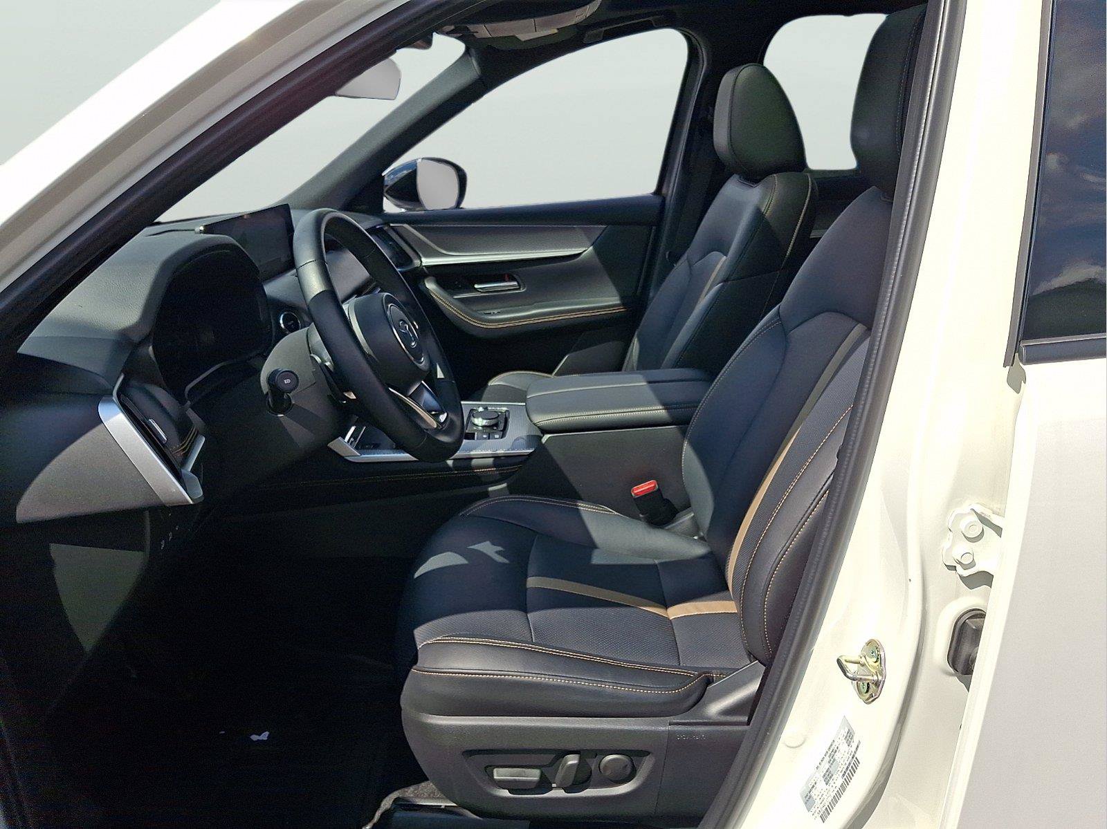 Used 2025 MAZDA CX-70 Plug-In Hybrid w/ Premium Plus AWD/4WD image 14