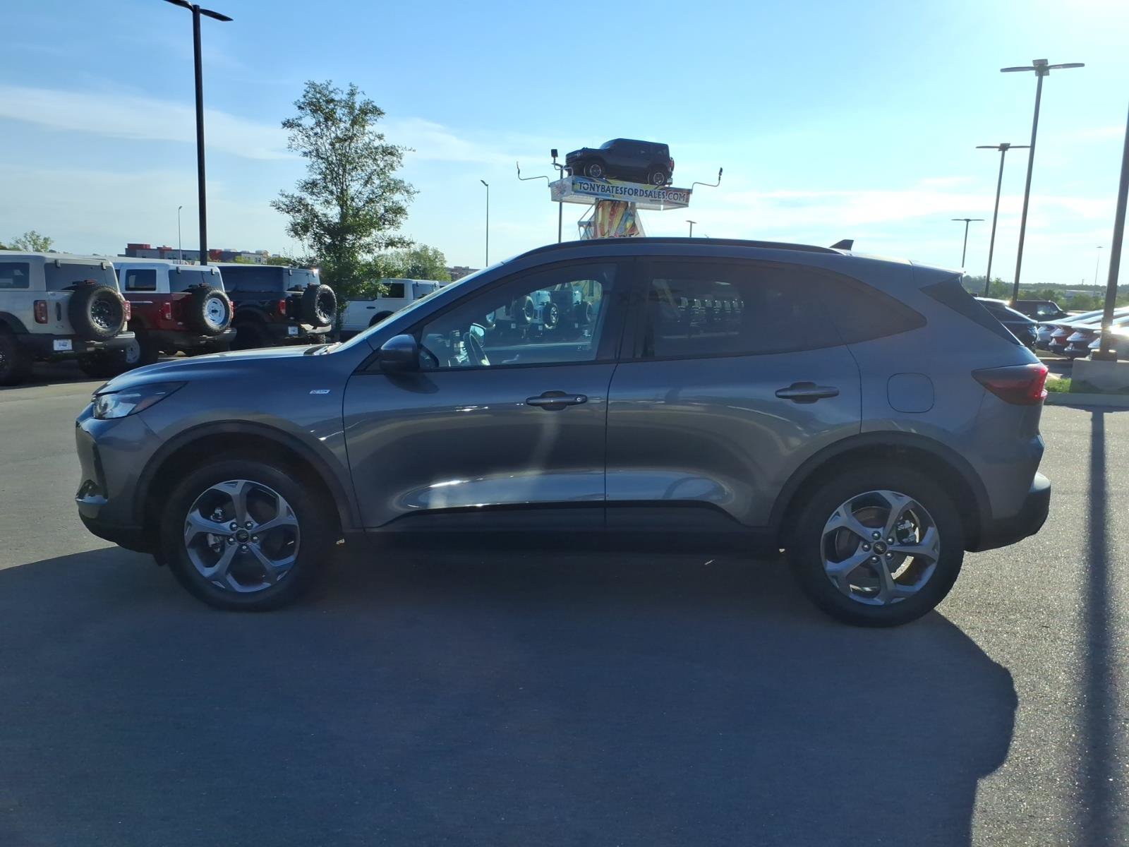 Certified 2025 Ford Escape ST-Line Select AWD/4WD image 6