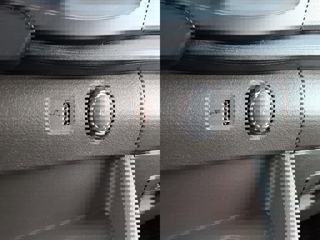 Certified 2021 Ford Transit 250 Low Roof w/ Exterior Upgrade Package image 15