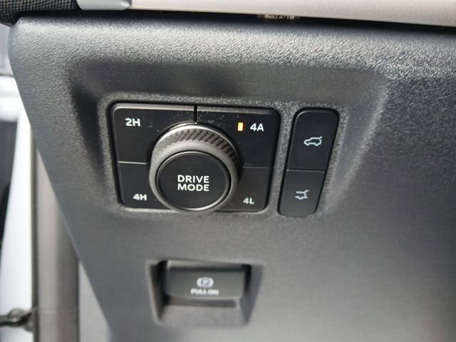 Certified 2025 Ford Expedition Active AWD/4WD image 17