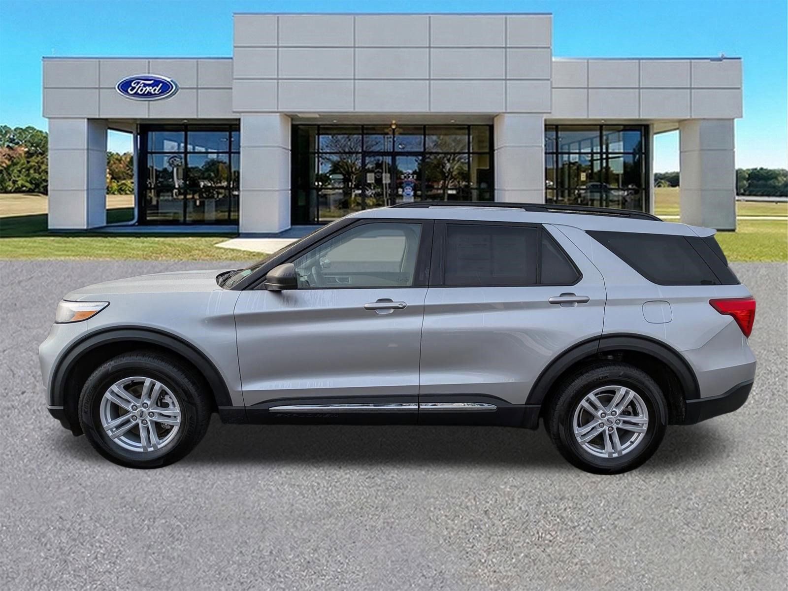 Certified 2023 Ford Explorer XLT w/ Equipment Group 202A image 2