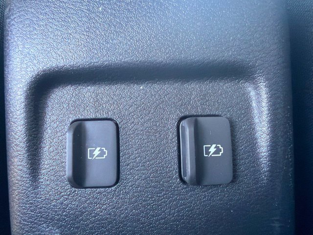 Used 2023 Nissan Kicks SR FWD image 14
