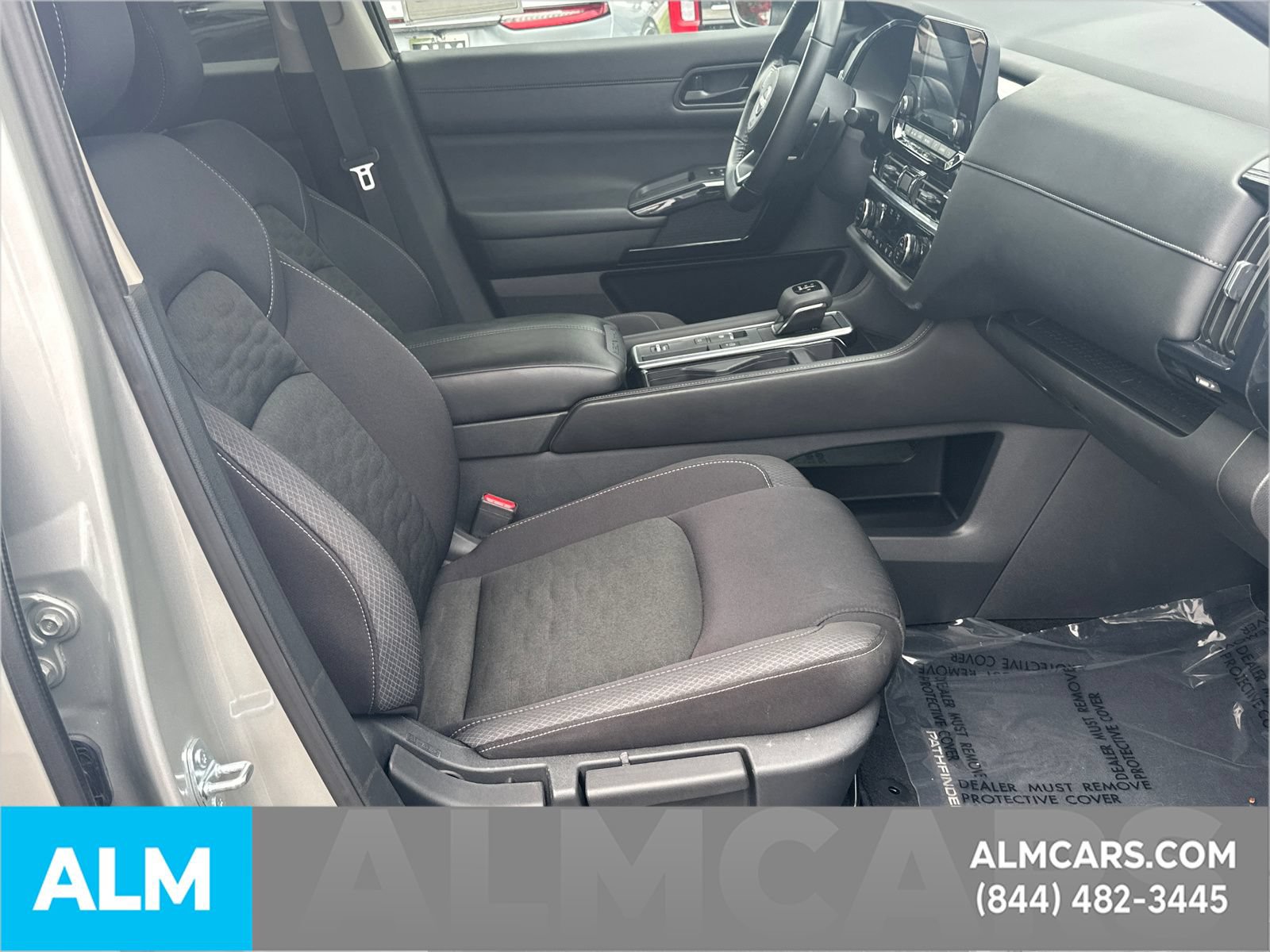 Used 2025 Nissan Pathfinder SV FWD image 15