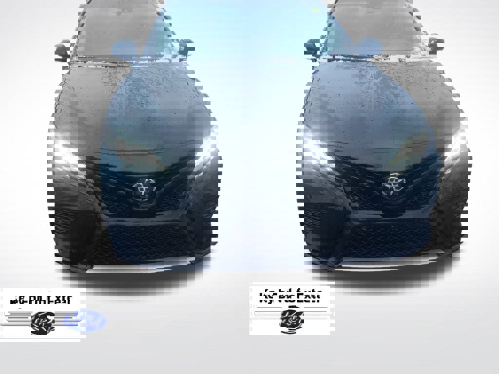 Used 2018 Toyota Camry XSE image 3