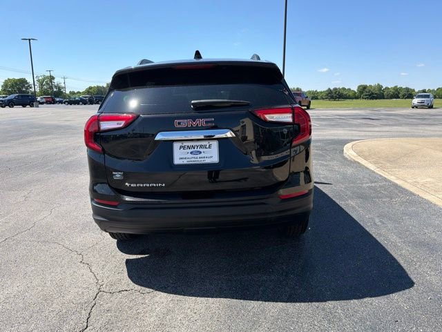 Used 2023 GMC Terrain SLE w/ Driver Convenience Package FWD image 6