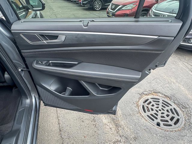 Used 2025 Volkswagen Atlas Cross Sport SE image 28