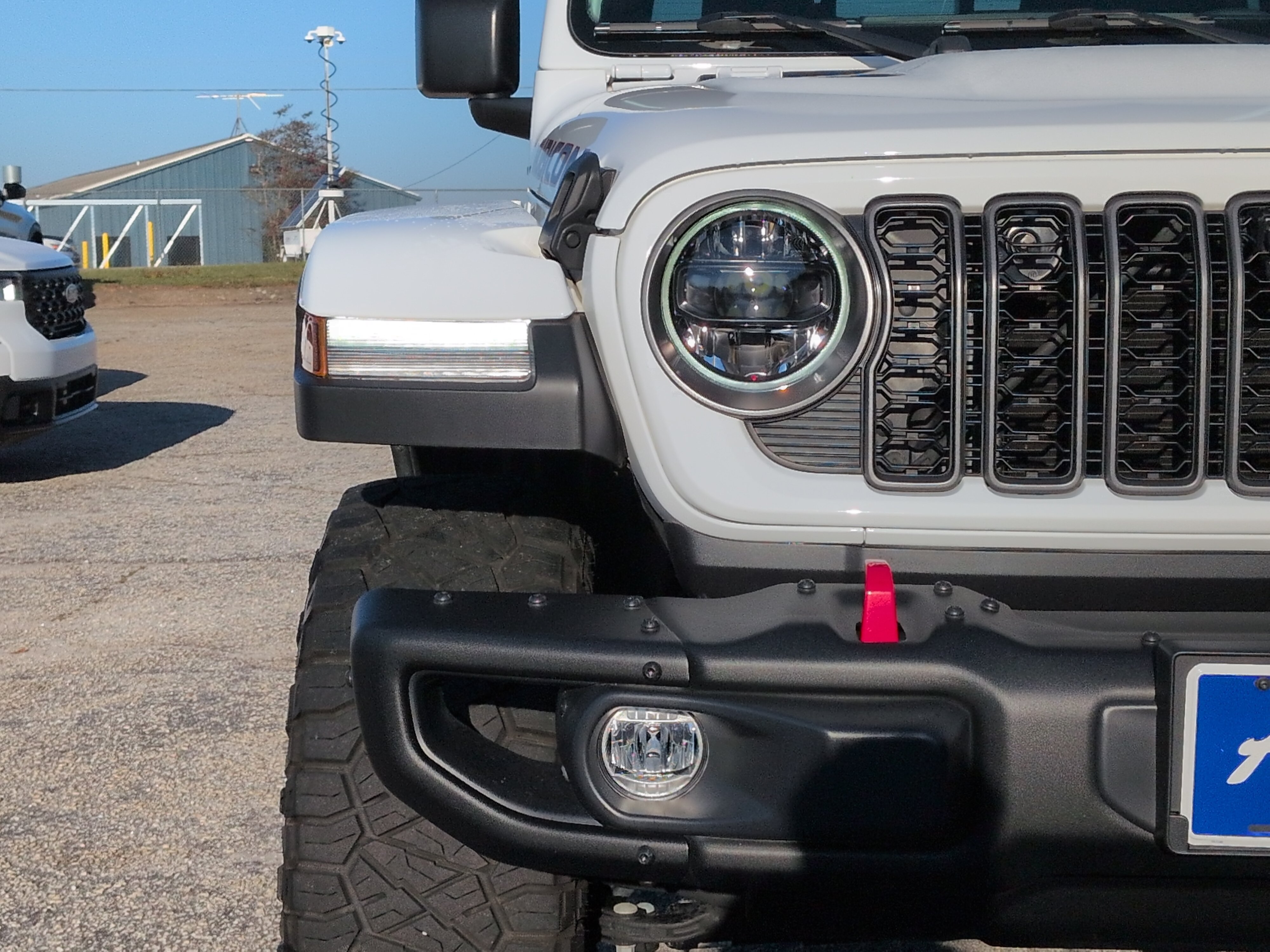 Used 2025 Jeep Gladiator Rubicon AWD/4WD image 8