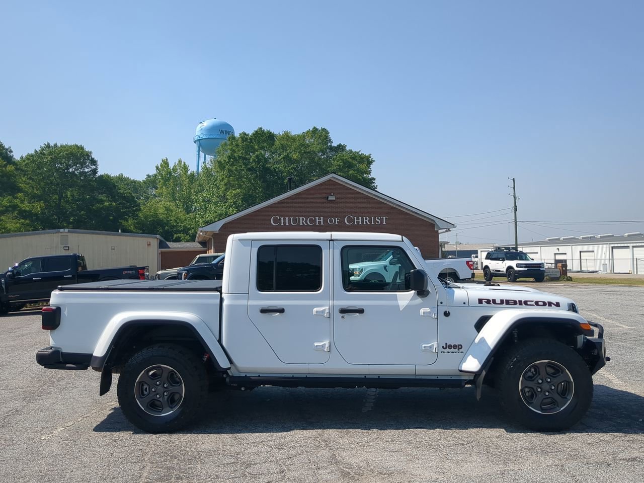 Used 2021 Jeep Gladiator Rubicon AWD/4WD image 2