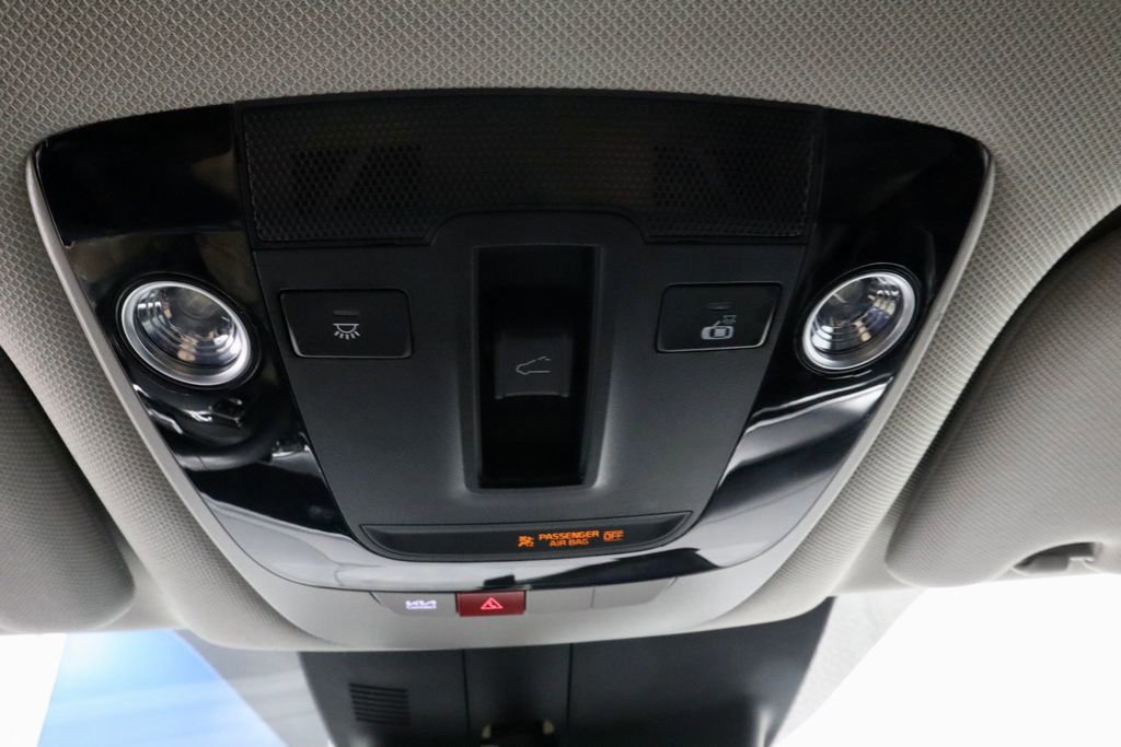 Used 2025 Kia Sorento S w/ Panoramic Sunroof Package image 26